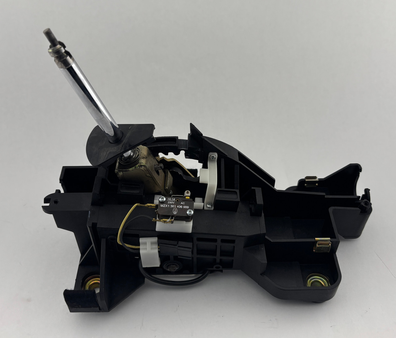 2000-2004 Porsche 986 Boxster Tiptronic Automatic Shifter Base Assembly / P6020
