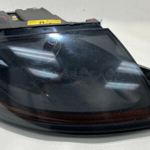2001-2006 Audi TT 1.8l Passenger Side Headlight / Xenon HID *Broken Tabs* / T1028
