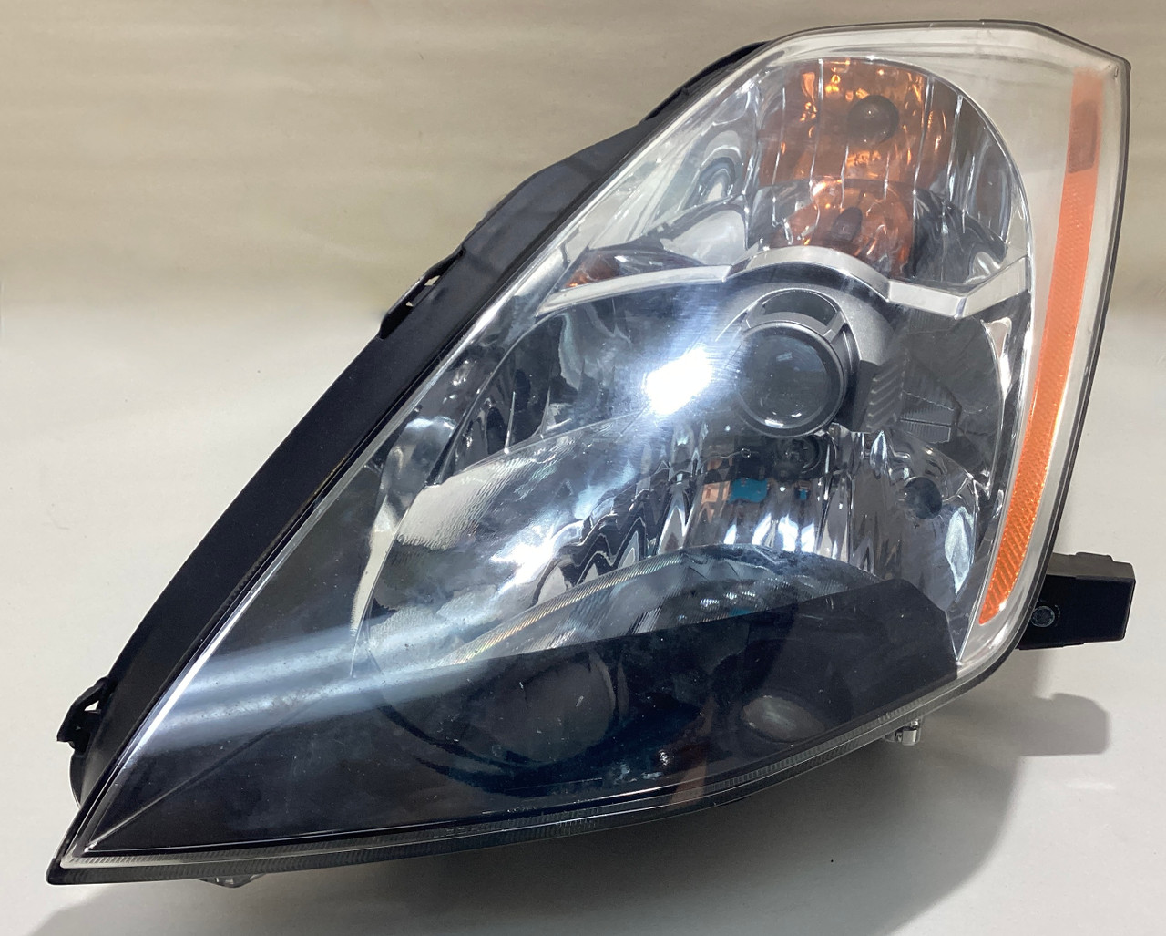 2003-2005 Nissan 350Z Driver Headlight / Xenon HID / 5Z024