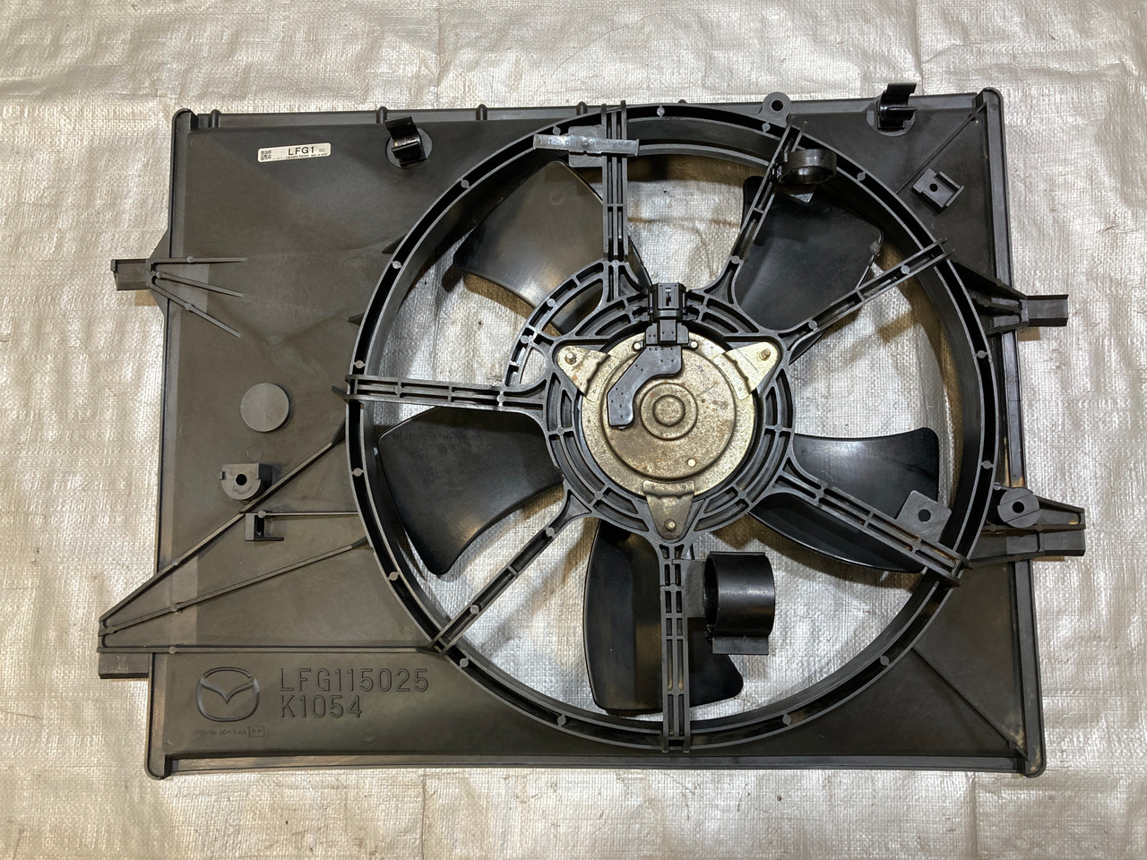 2006-2015 Mazda Mx5 Miata Radiator Cooling Fan Shroud / 81K NC103