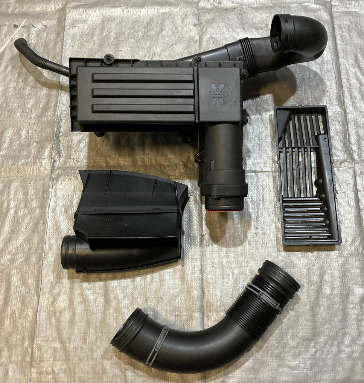 2011-2015 Audi TT Quattro 2.0 Air Intake Air Box w/ Intake Tube MAF / T2015