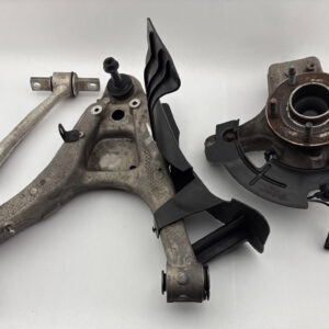 2014-2019 Chevrolet C7 Corvette Driver Front Knee Spindle Hub w/ Control Arms / 40K C7008