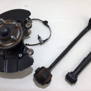 2015-2020 Ford Mustang GT S550 Driver Front Knee Spindle Hub w/ Control Arms / 87k / FM003