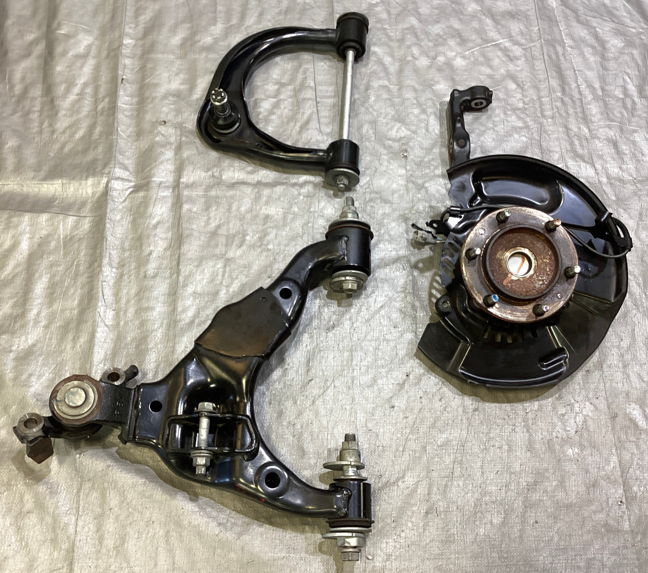 2016-2023 Toyota Tacoma RWD Passenger Front Knuckle Hub w/ Control Arms / 38K TC003