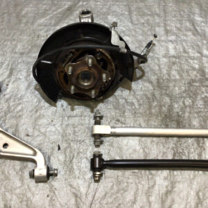 2017-2020 Infiniti Q60 Driver Side Rear Knee Hub w/ Control Arms / 63k / IQ601