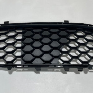 2017-2021 Alfa Romeo Giulia Sport Driver Front Lower Grille Panel *Broken Tab* / AG006