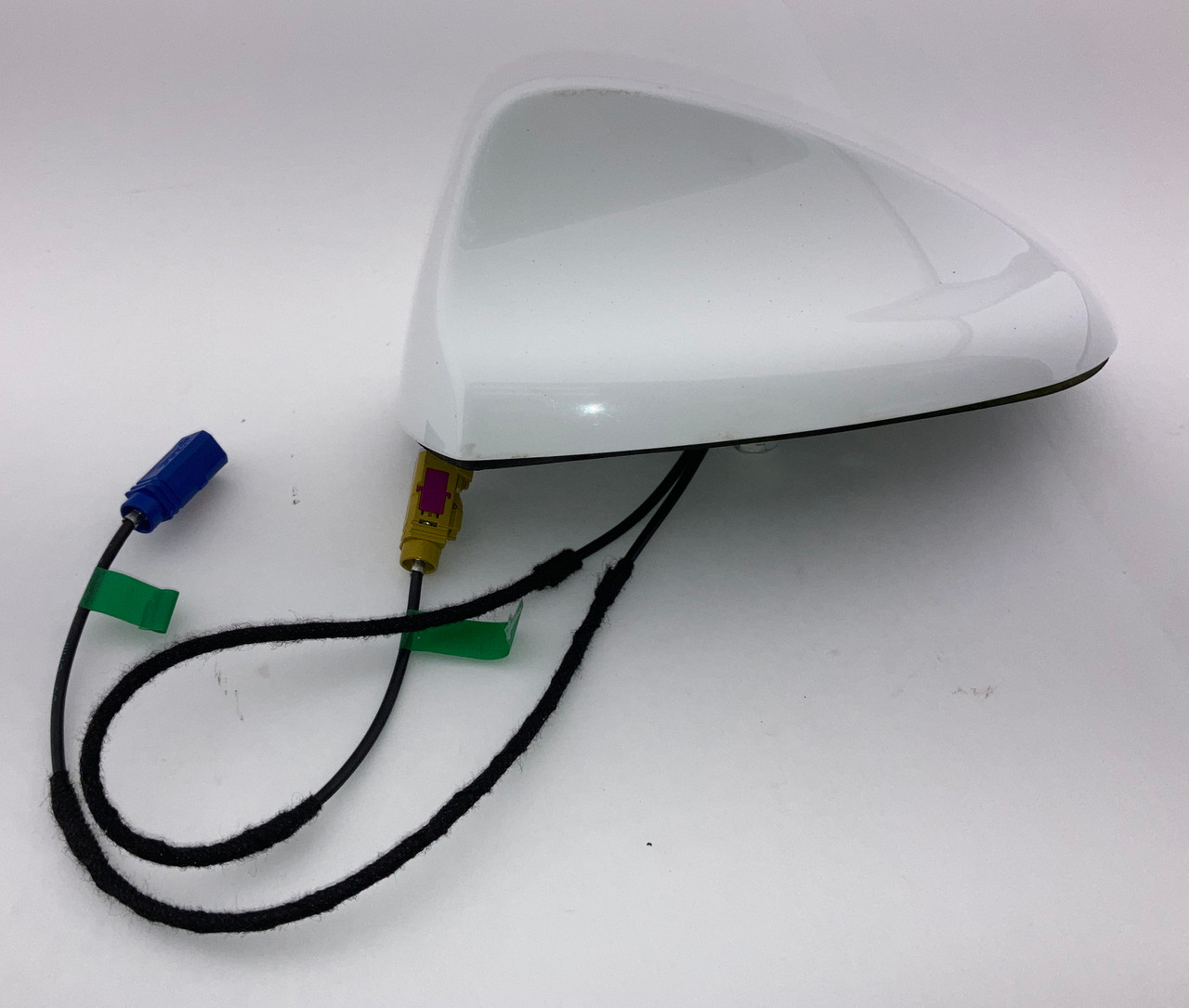 2017-2022 Alfa Romeo Giulia Shark Fin Roof Antenna / Alfa White AG005