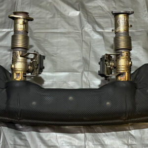 2021-2024 Chevrolet C8 Corvette Stingray 6.2l OEM Exhaust Muffler w/ Tips / 15K C8001